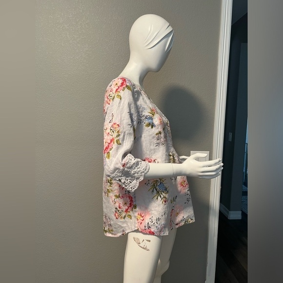 J. Jill love linen grey floral loose fit top with lace cuff sleeves V Size M - Picture 4 of 10
